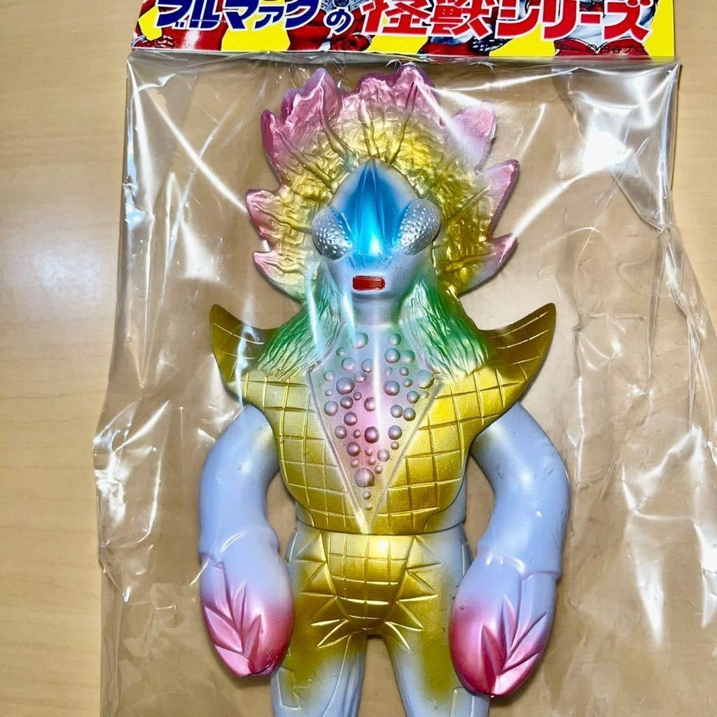 Amazon.co.jp: ギロン人 エース 超獣 ブルマァク A sofvi ソフビ